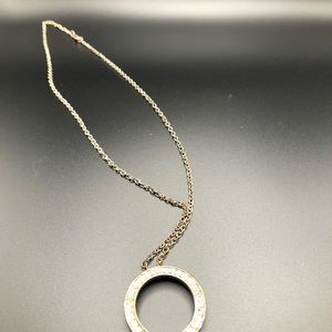 Vintage silver tone circle pendant necklace